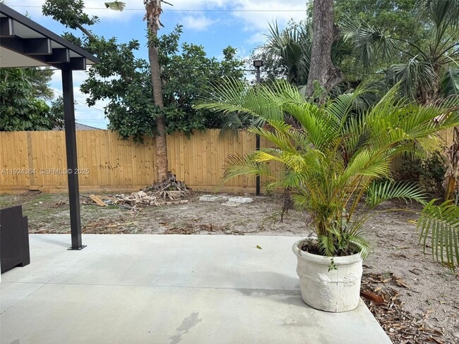 Foto del edificio - 16561 NW 19th Ave