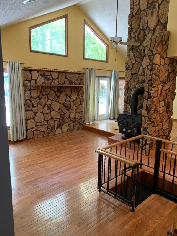 Building Photo - 555 Declaration Ln