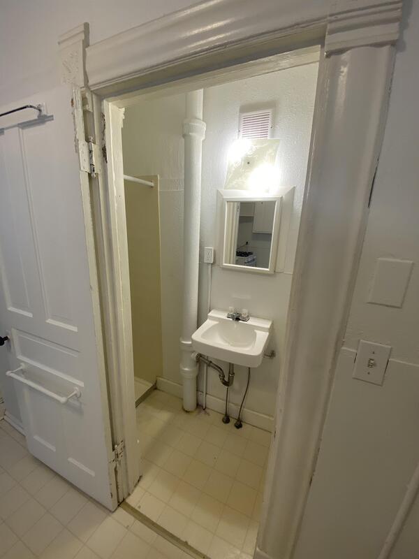 603 W Union St Unit Apt B, Champaign, IL 61820 Condo for Rent in