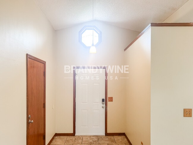 Foto del edificio - 7901 Collins Ridge Blvd