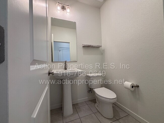 Foto del edificio - West Roseville - Gorgeous 3 Bed, 2.5 Bath Home - Close to Parks, Shopping, and Top Rated Schools!