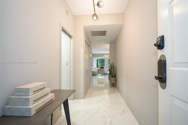 Foto del edificio - 19211 Fisher Island Dr