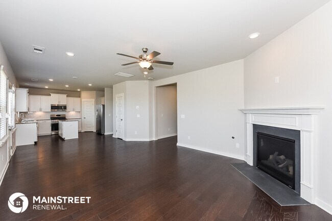 Building Photo - 385 Black Thorn Ln