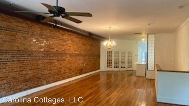Building Photo - 2 br, 1.5 bath House - 225-B N. Main Street