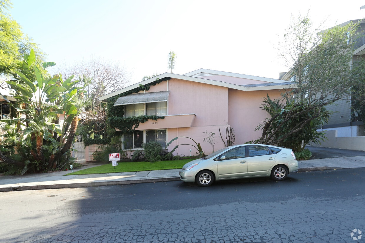 Primary Photo - 4222 Longridge Ave