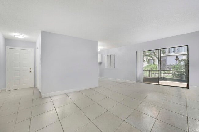 Building Photo - 150 Pineview Rd