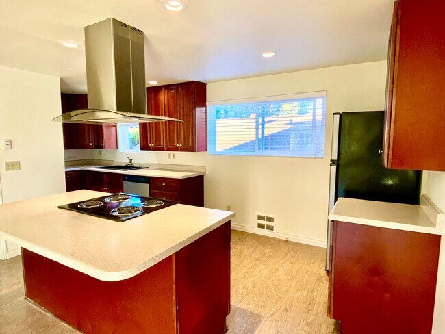 Building Photo - 1476