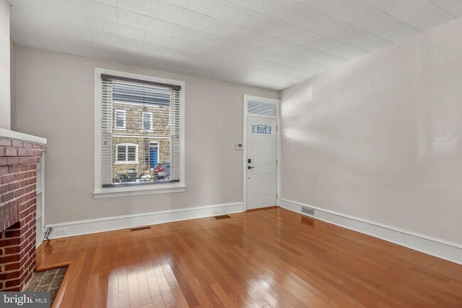 Building Photo - 272 Kalos St