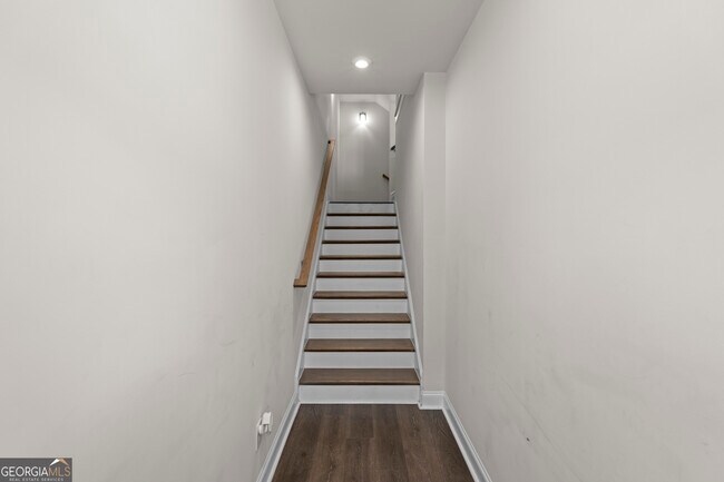 Foto del edificio - 2042 Violet Ln