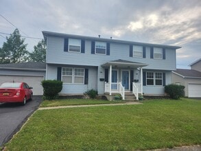 Building Photo - 36 Conway St