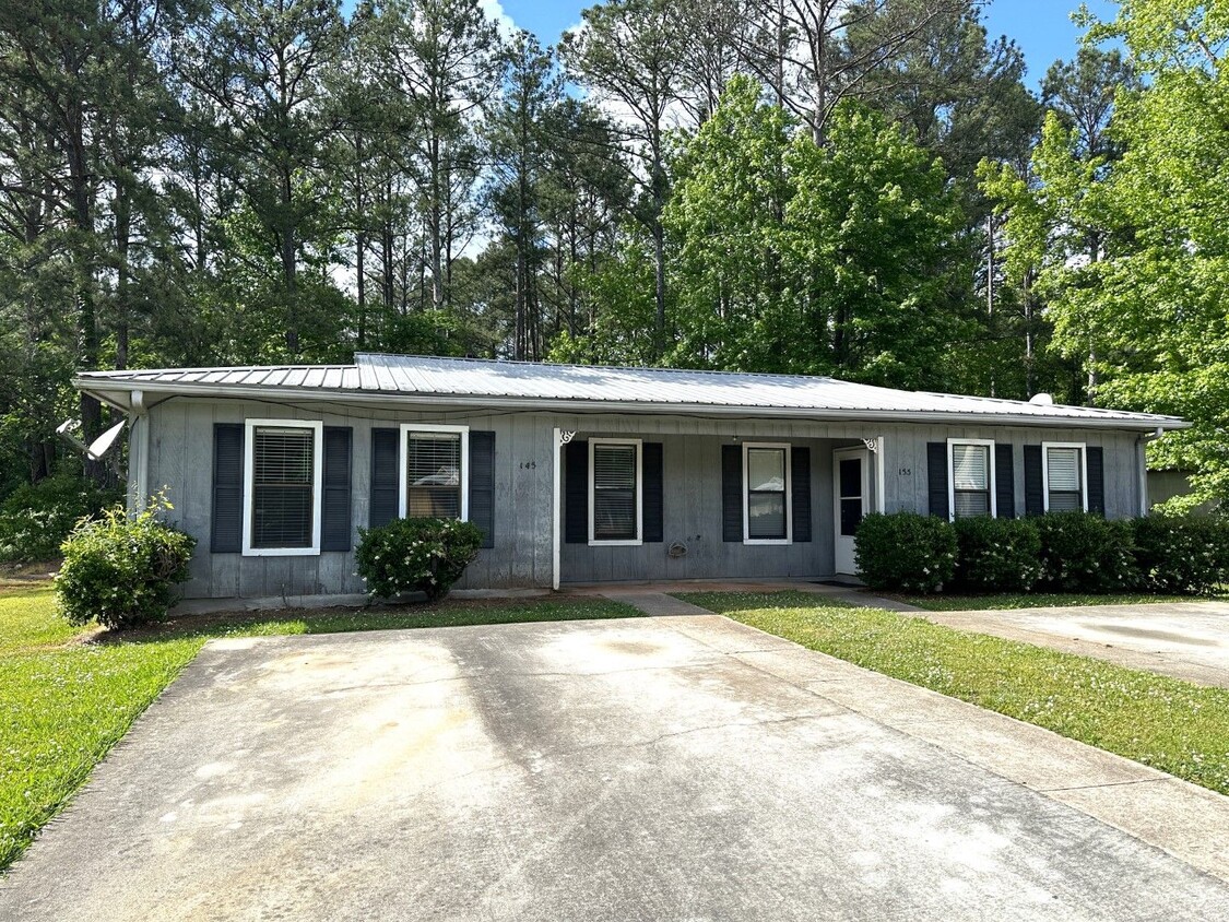Primary Photo - 145 Pine Terrace