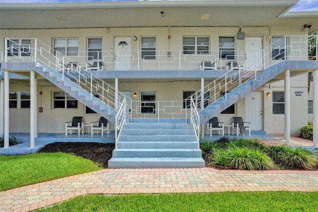 Foto del edificio - 741 Bayshore Dr