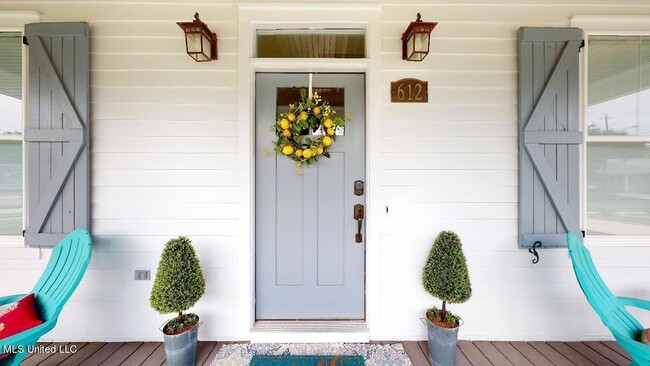 Photo - 612 Allendale Ave House