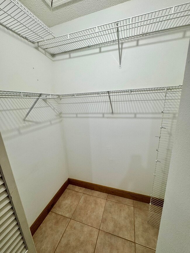 Foto del edificio - 9189 Fontainebleau Blvd