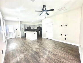 Building Photo - 62 Woodland Hills Dr