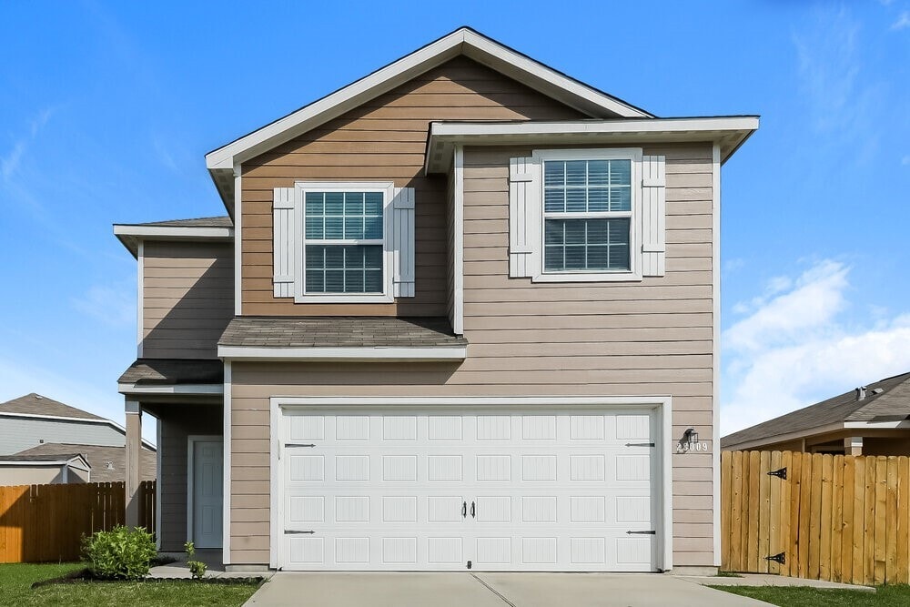 Foto principal - 28009 Irving Dr