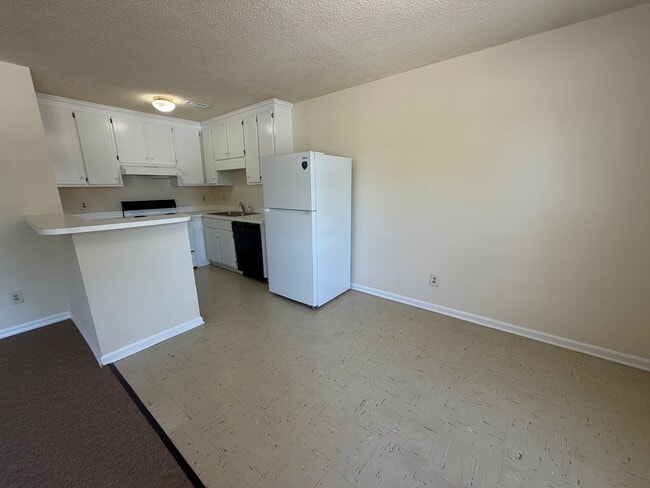 Building Photo - 2139 Barefoot Park Ln SW