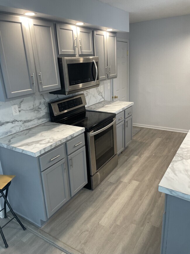 Building Photo - 6236 Natchez Dr