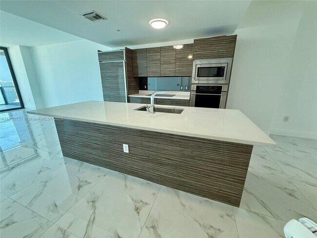 Foto del edificio - 460 NE 28th St