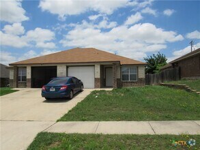 Building Photo - 1409 Cinch Dr