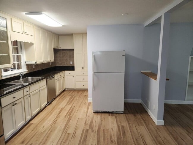Foto del edificio - 2888 Mockingbird Cir