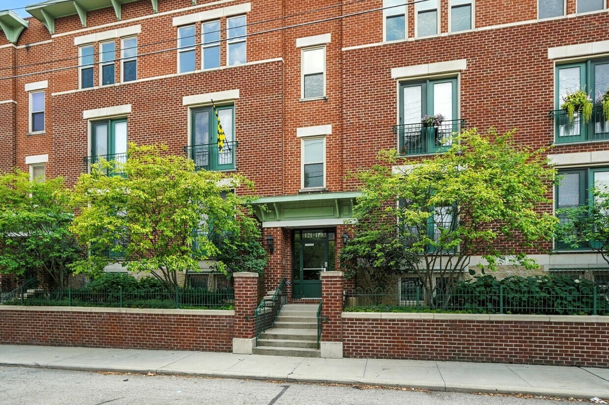 Foto principal - 121 E Noble St
