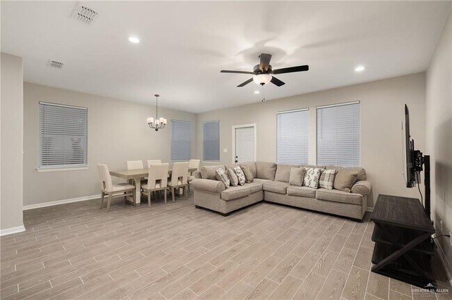 Foto del edificio - 17 N Blue Sage Ave