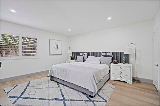 Foto del edificio - Irvine central location 2bd/1ba with separ...