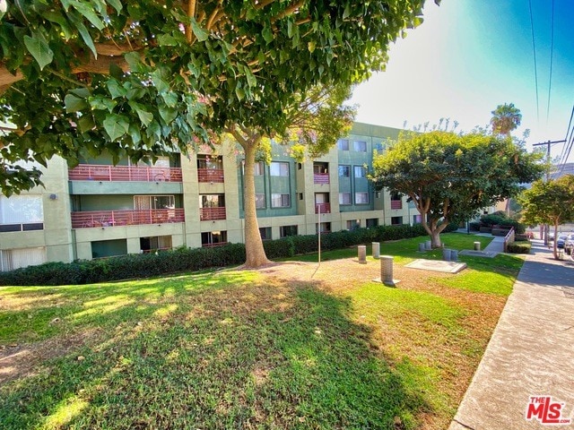 Building Photo - 636 N Hill Pl