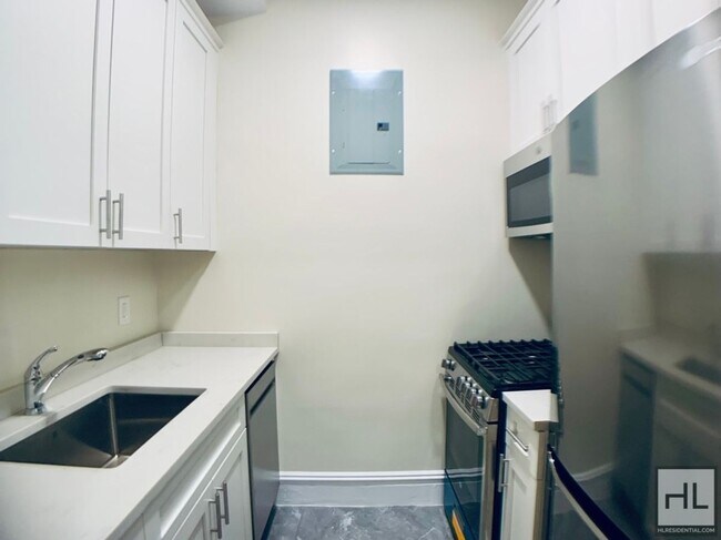 Building Photo - SECOND AVENUE