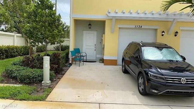 Foto del edificio - 3 br, 2.5 bath House - 1134 NW 40th Ter