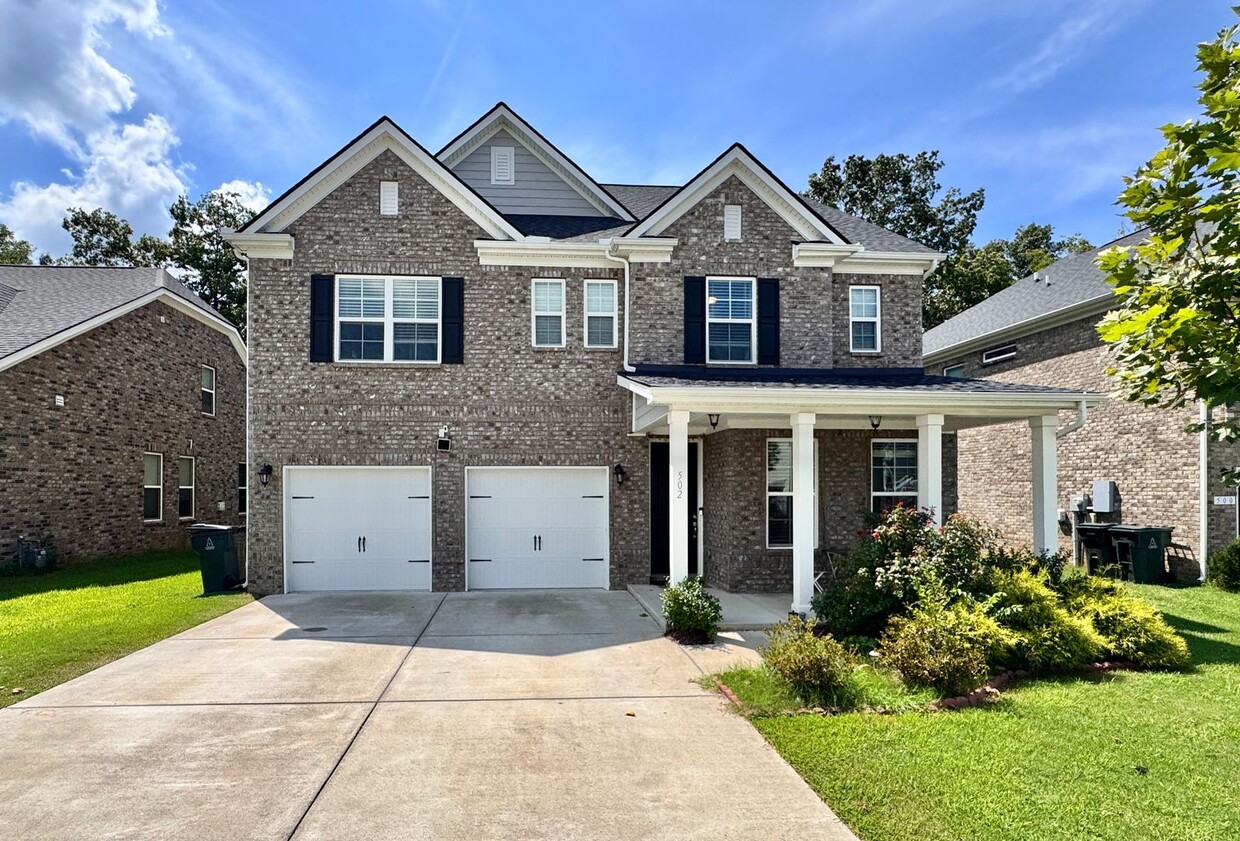 4 Bedroom, 3 Bath Home w/ 2 Car Garage - 4 Bedroom, 3 Bath Home w/ 2 Car Garage