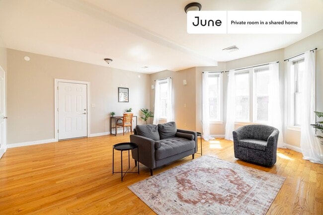 Building Photo - Room in Shared 3 bed/1.5 bath home
