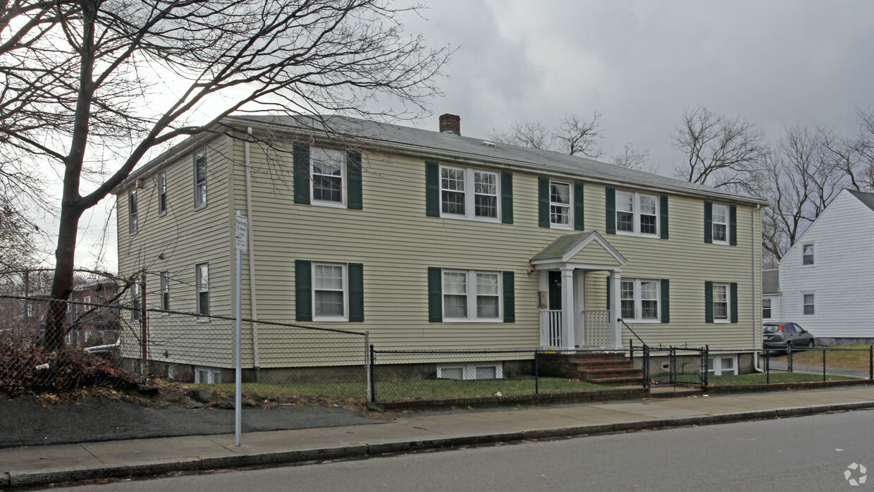 Building Photo - 595 Ashmont St