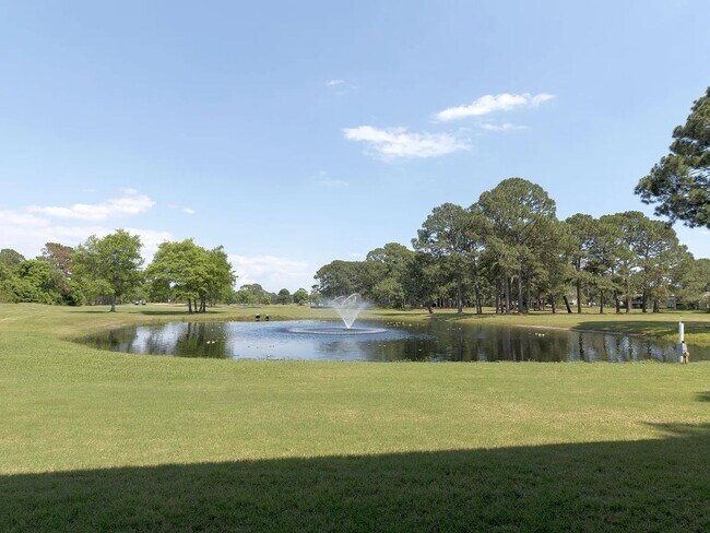 Building Photo - Gorgeous Condo Located in the Seascape com...