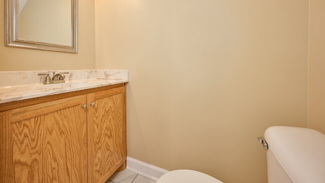 Foto del edificio - For Rent: 2Br, 1 1/2BA Townhome