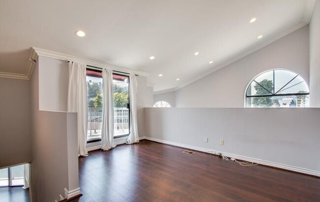 Building Photo - 4211 Arch Dr