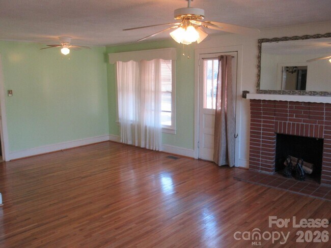 Foto del edificio - 1073 North Carolina Hwy 150