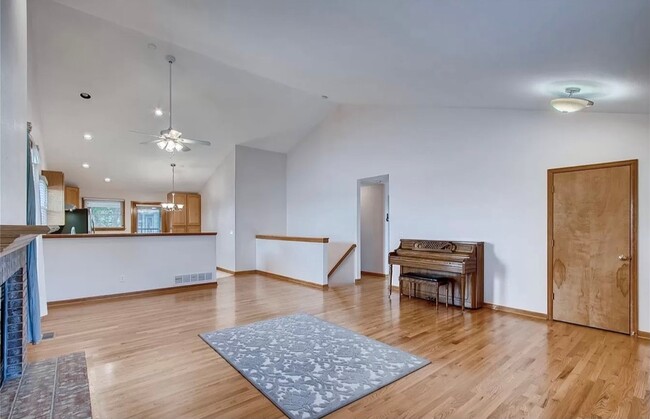 Building Photo - 2534 E 125th Way
