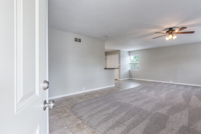 Foto del edificio - 404 S 200th E Ave