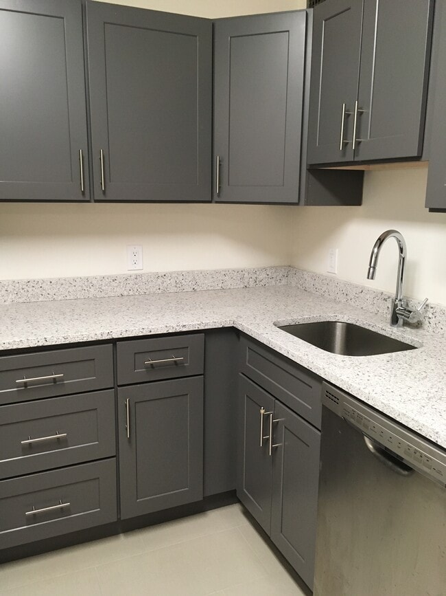 Kitchen - 5101 River Rd