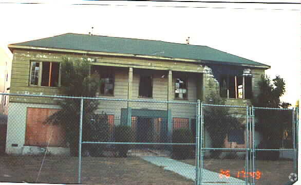 Building Photo - 1601 S St. Andrews Pl