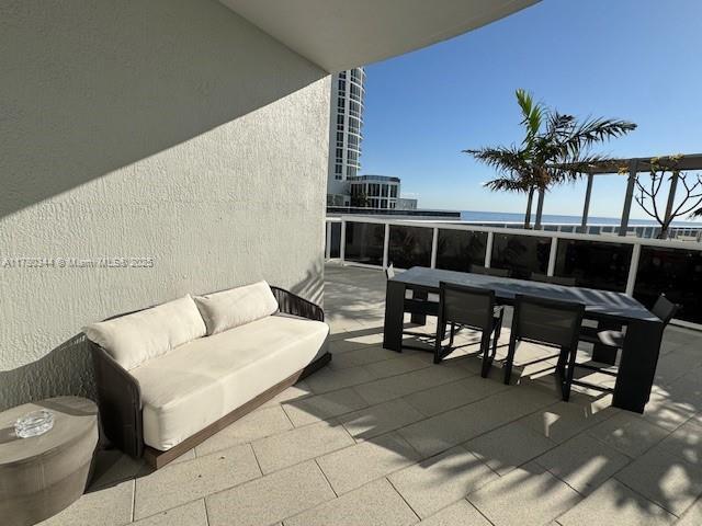 Foto del edificio - 15811 Collins Ave