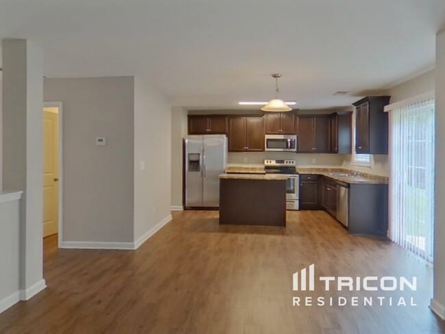 Building Photo - 417 Saddleback Trl