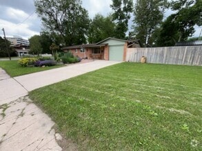 Building Photo - 1001 Saturn Dr
