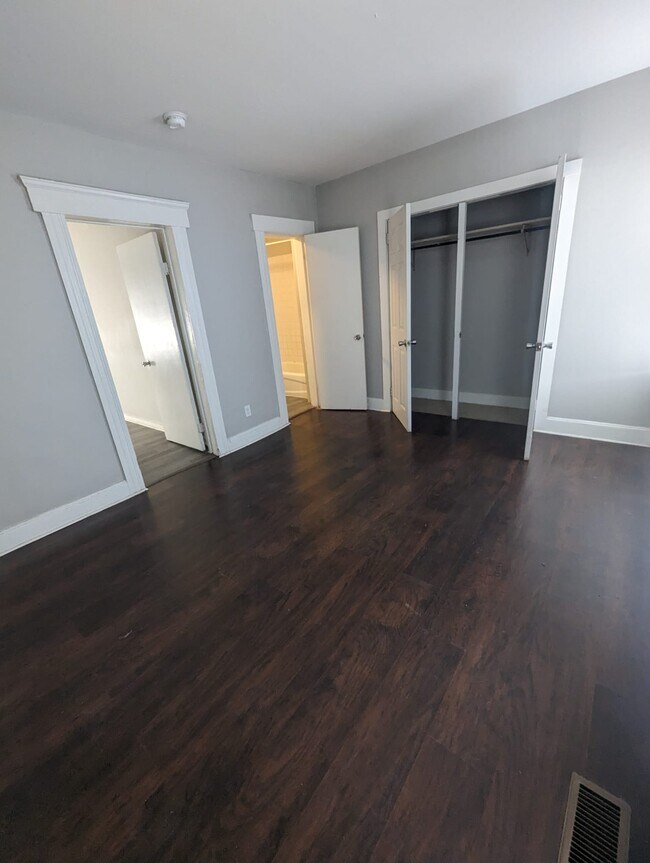 Building Photo - 336 Quinnipiac Ave