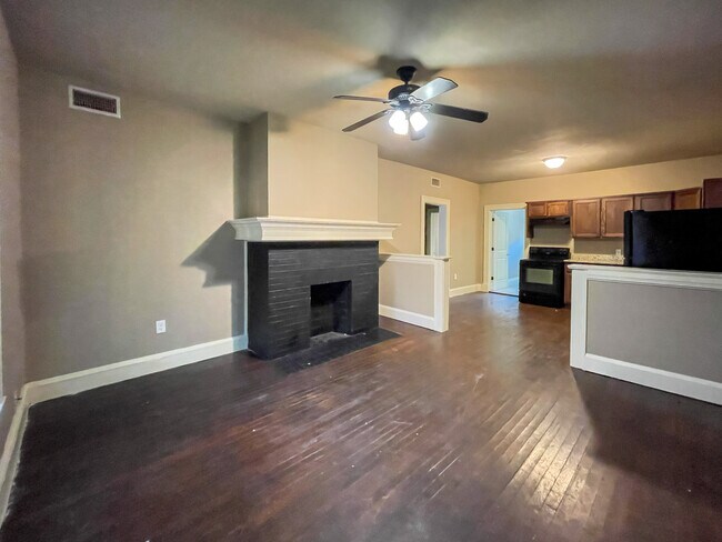 Foto del edificio - 2215 Sanger Ave