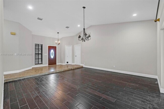 Foto del edificio - 5621 Carriage Ln