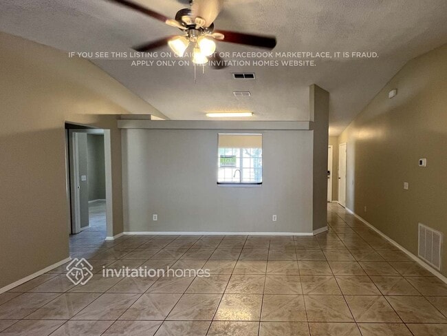 Building Photo - 695 Satin Leaf Cir