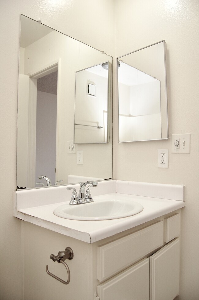 Foto del edificio - 11659 Chandler Blvd